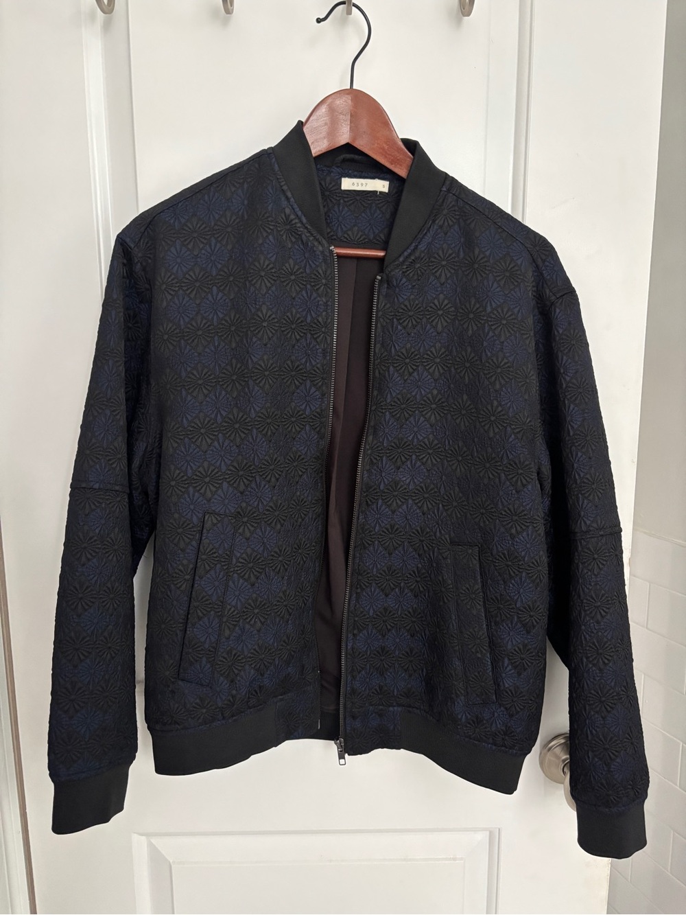 6397 Unisex Small Black Patterned Bomber Jacket